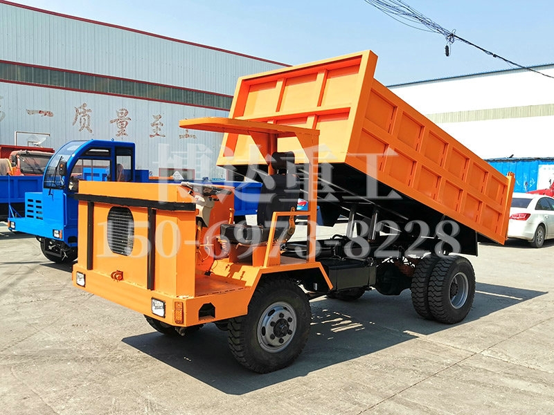礦用四不像車要經(jīng)常對(duì)柴油機(jī)進(jìn)行定期的檢查